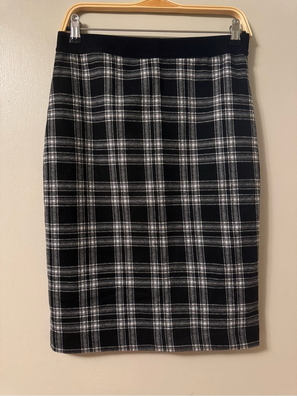 ModCloth Black and White Plaid Pencil Skirt